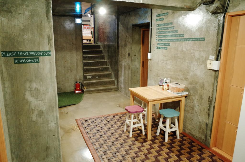 Bong Backpackers Hostel Seoul Bagian luar foto