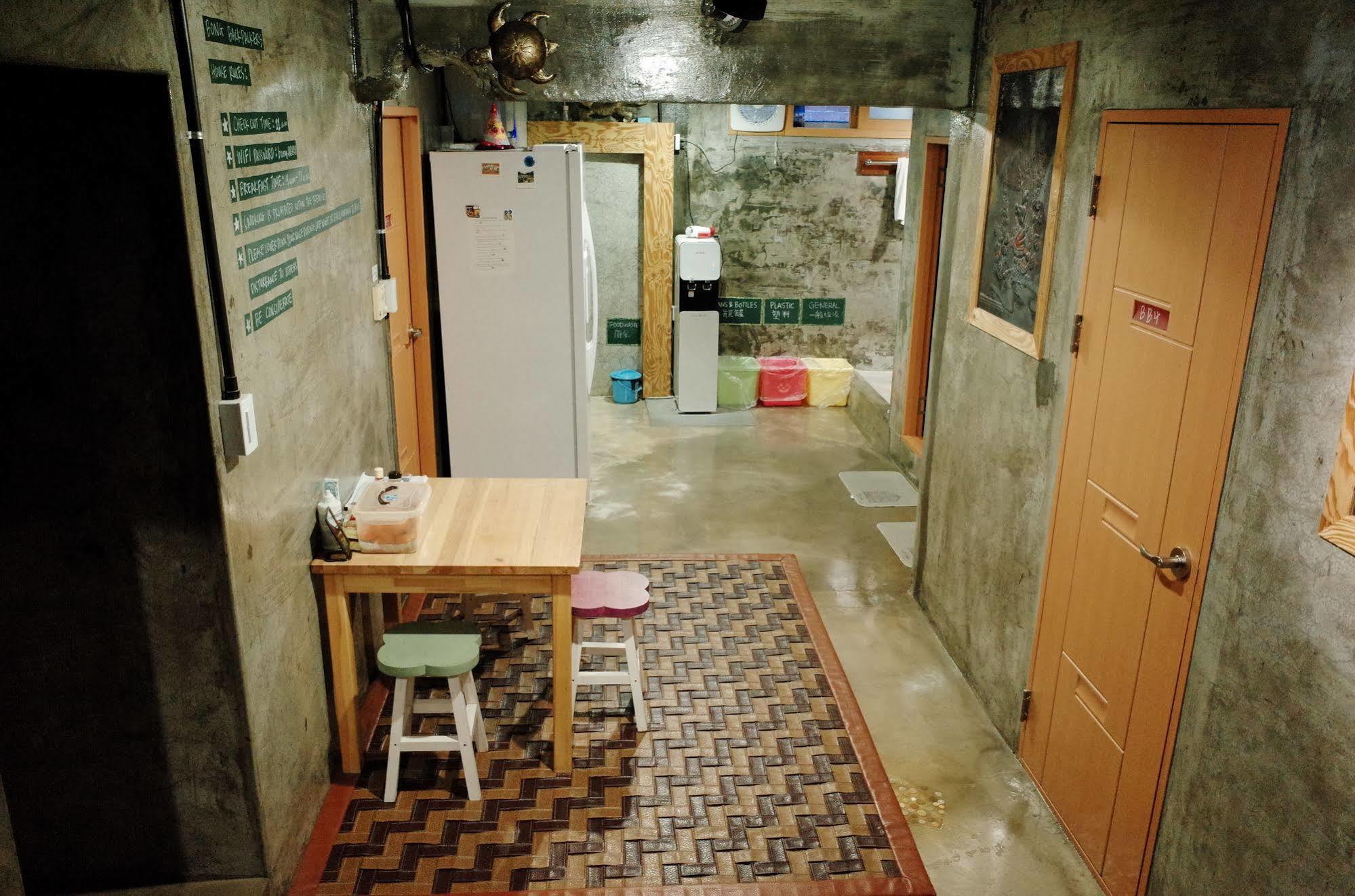 Bong Backpackers Hostel Seoul Bagian luar foto