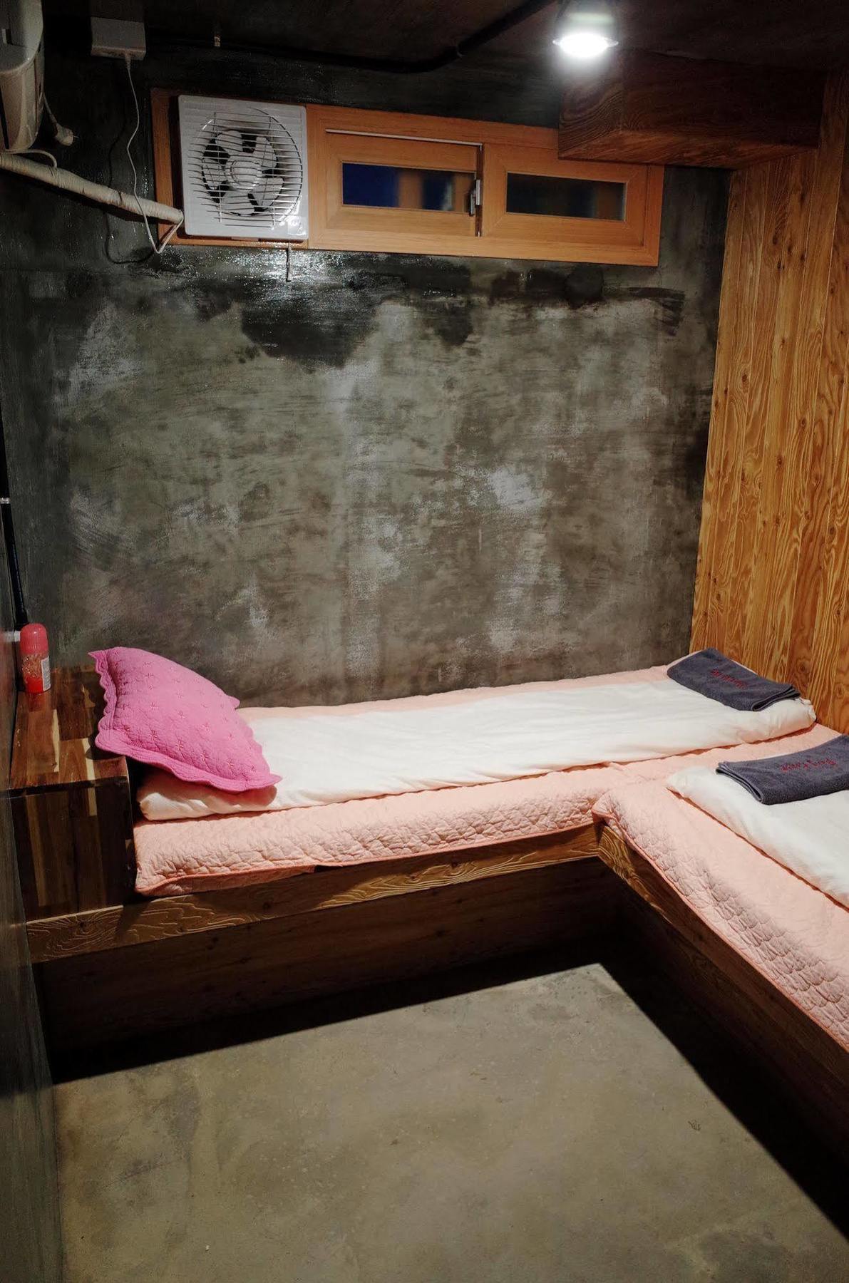 Bong Backpackers Hostel Seoul Bagian luar foto